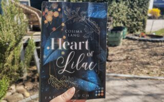 "Heart of Lilac" von Cosima Lang (Faunenfluch 1) ist der Auftakt in eine High Fantasy Dilogie. Hier findest du eine ausführliche Rezension.
